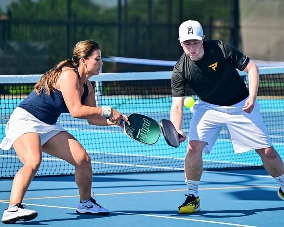 Elevate Your Pickleball Game with the Babolat MNSTR 1 anh pickleball 2 1749431310